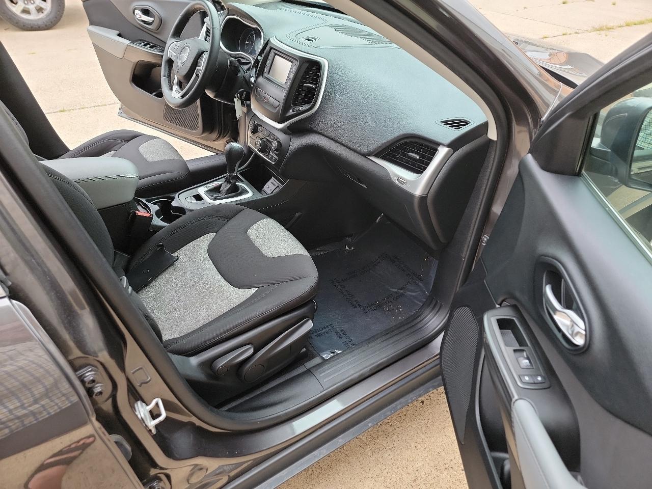Jeep Cherokee Latitude FWD 2014