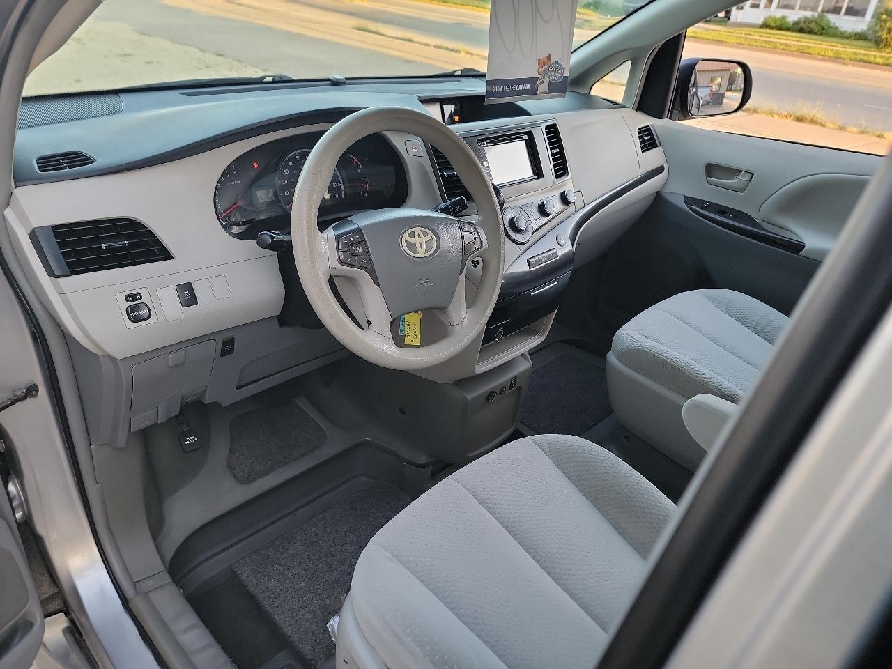 Toyota Sienna LE - 7 Passenger 2012