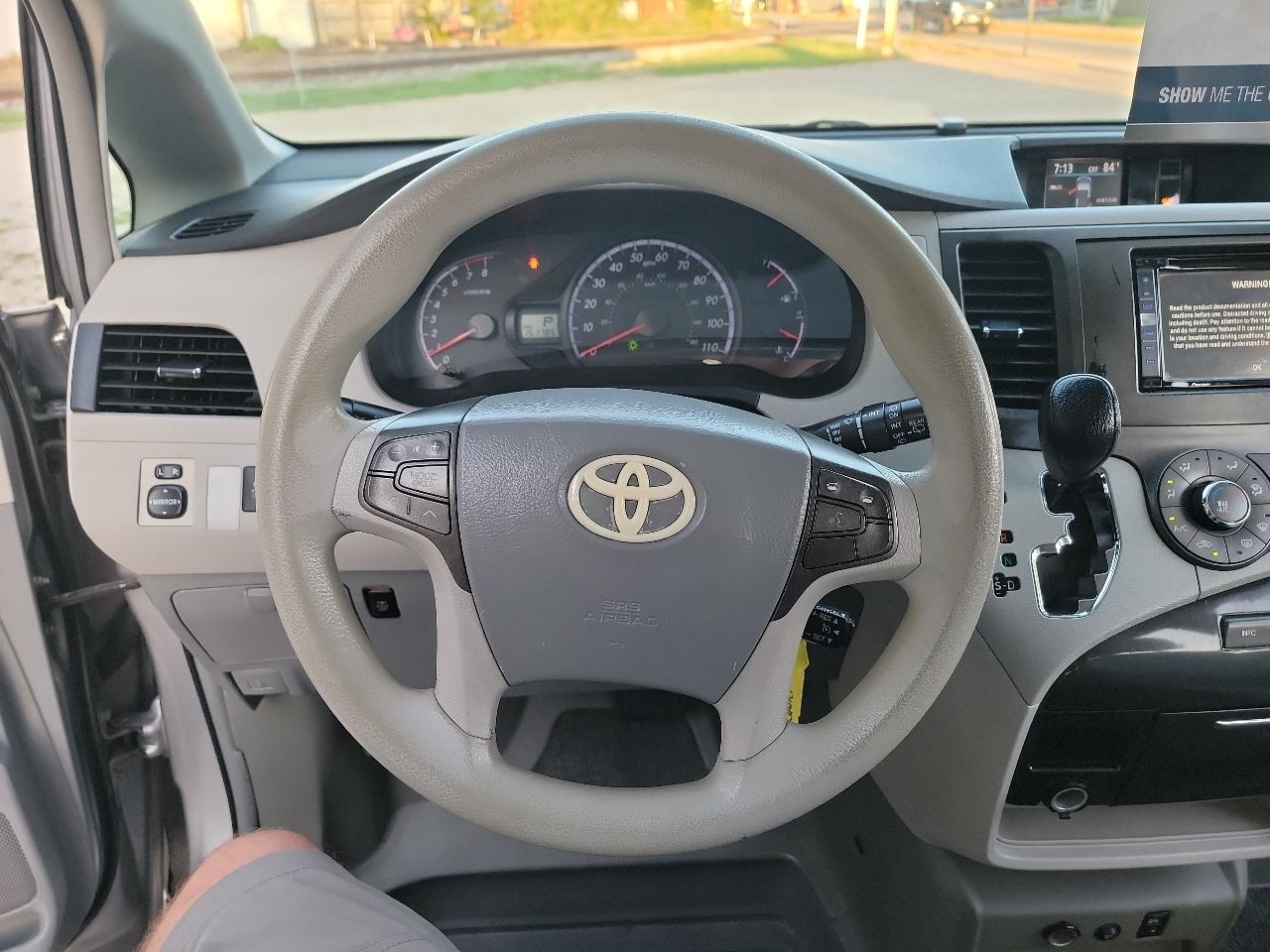 Toyota Sienna LE - 7 Passenger 2012