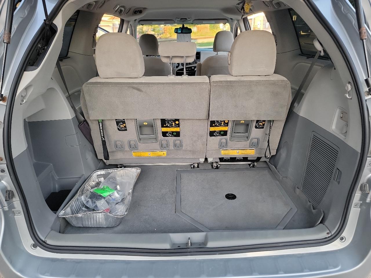 Toyota Sienna LE - 7 Passenger 2012