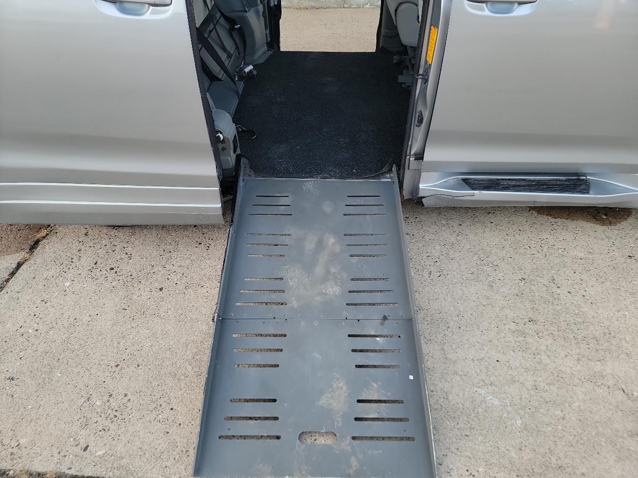 Toyota Sienna LE - 7 Passenger 2012