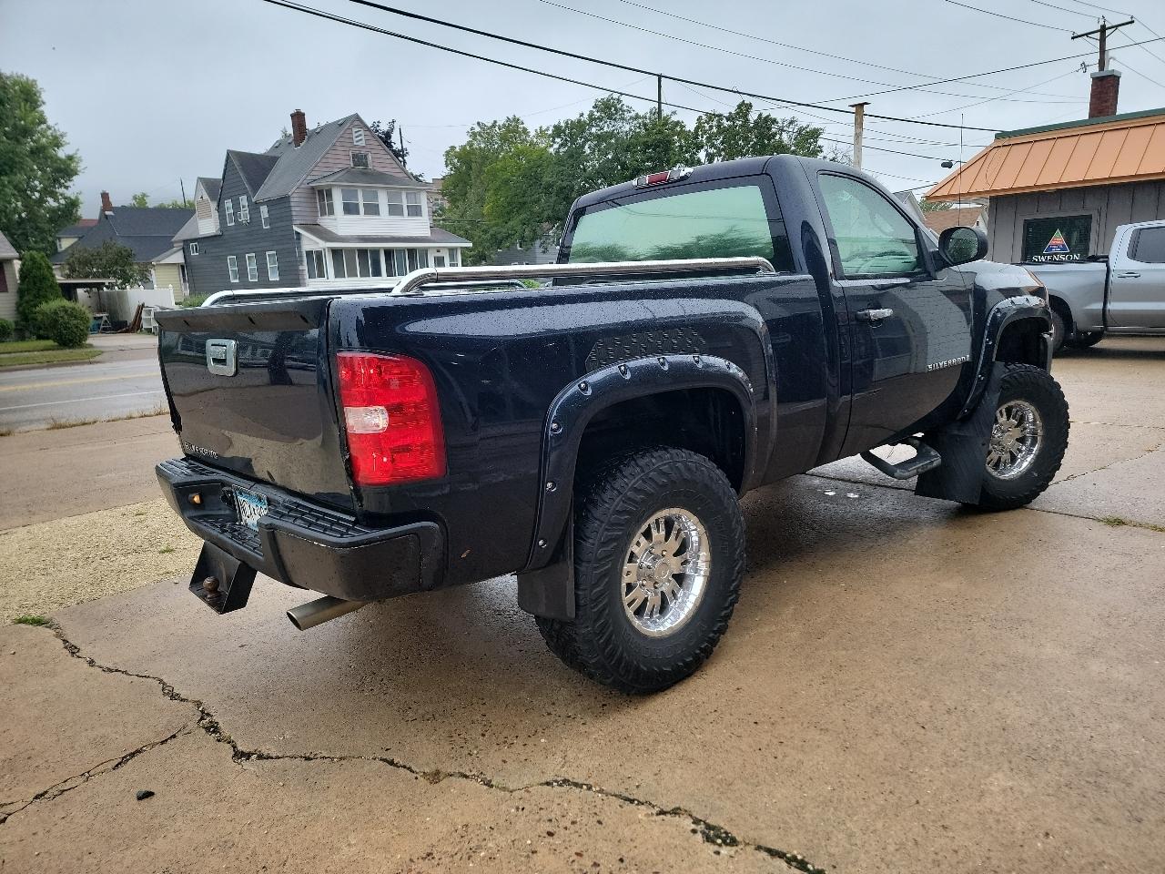 Chevrolet Silverado 1500 4WD Reg Cab 119.0" LS 2007