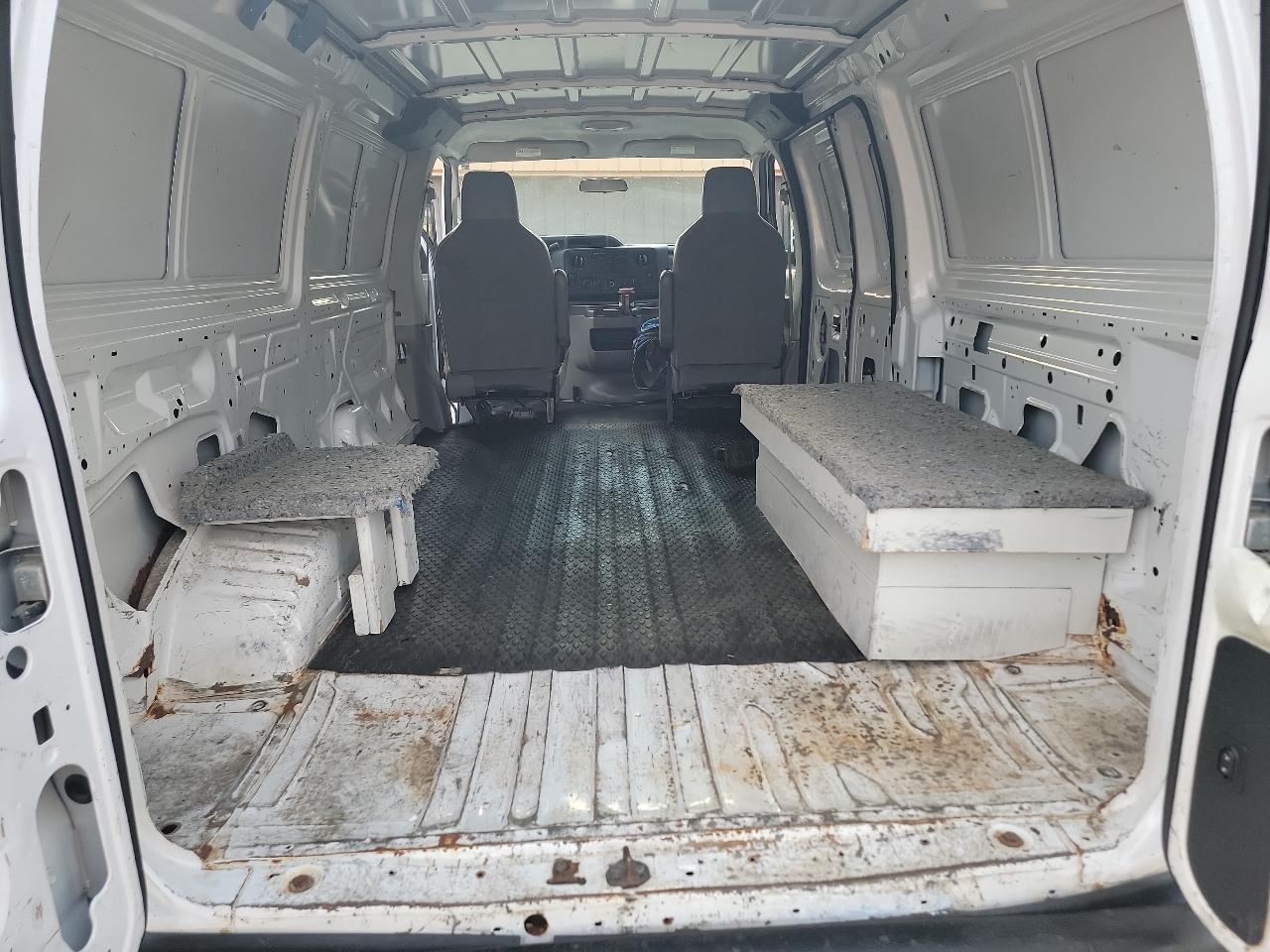 Ford Econoline E-250 2012