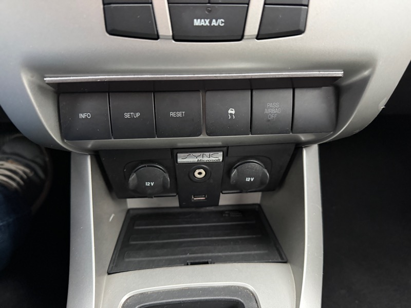 Ford Focus SE Sedan 2010 Ford Focus SE Sedan 2010