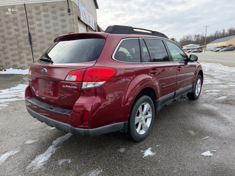 2013 Subaru Outback Premium photo 3