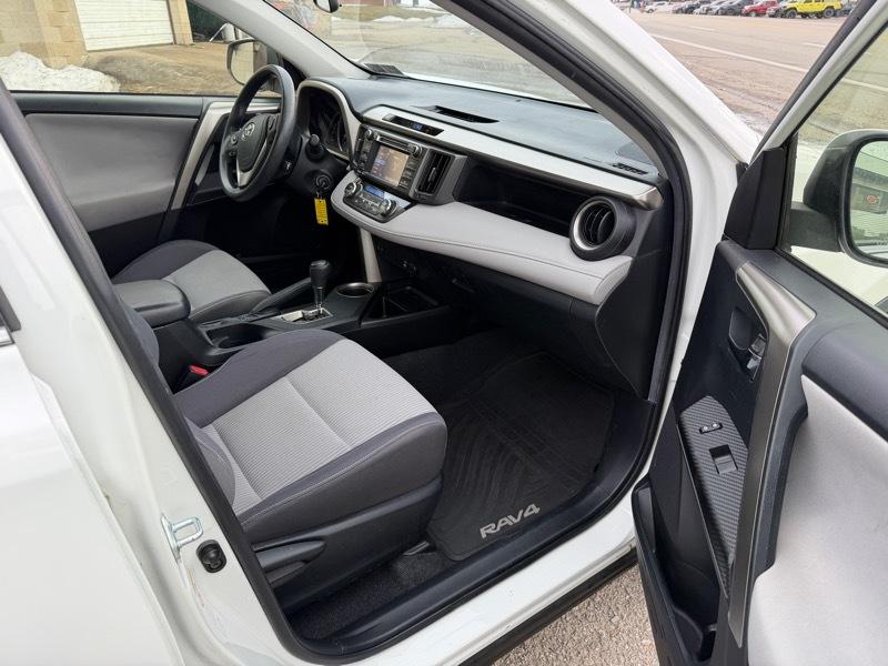 Toyota RAV4 XLE AWD 2015
