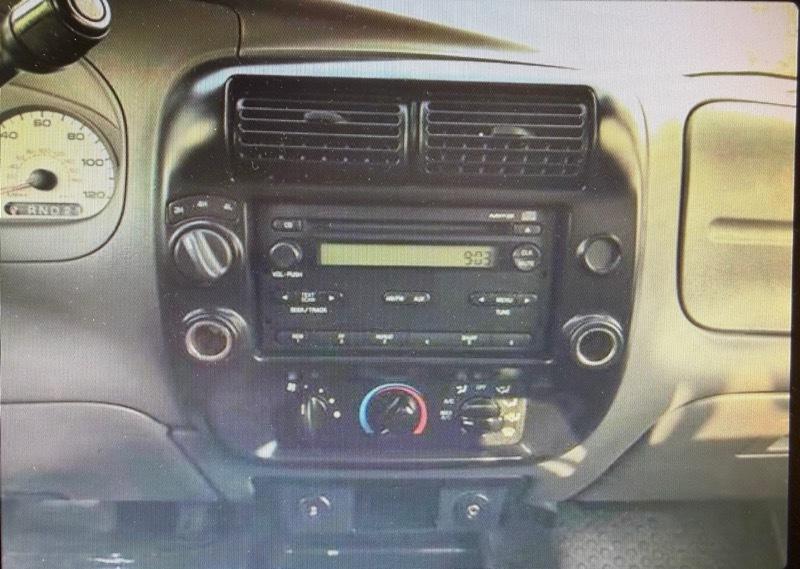 Ford Ranger XLT SuperCab 4 Door 4WD 2011