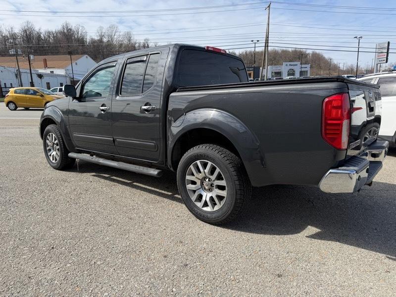 Nissan Frontier SL Crew Cab 4WD 2013