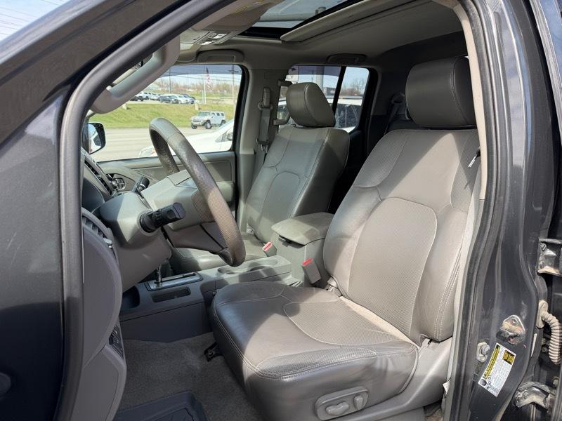 Nissan Frontier SL Crew Cab 4WD 2013