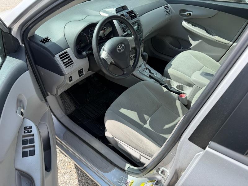 Toyota Corolla LE 2012