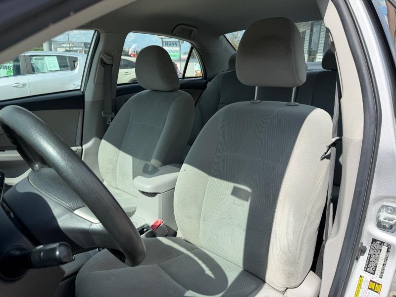 Toyota Corolla LE 2012