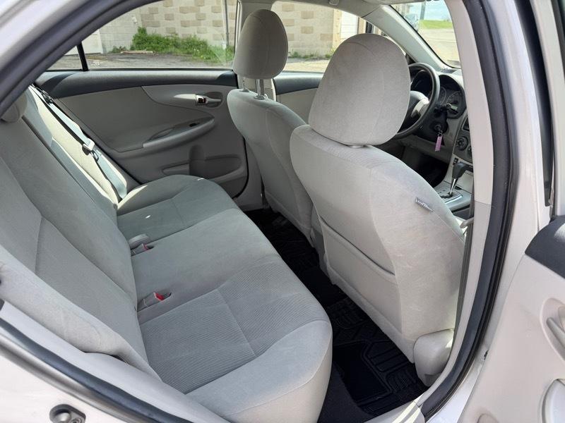 Toyota Corolla LE 2012