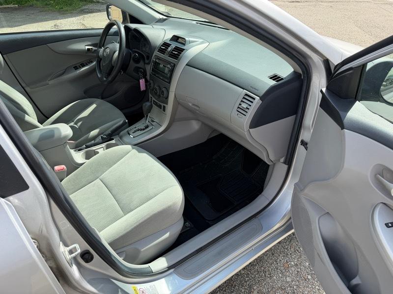 Toyota Corolla LE 2012