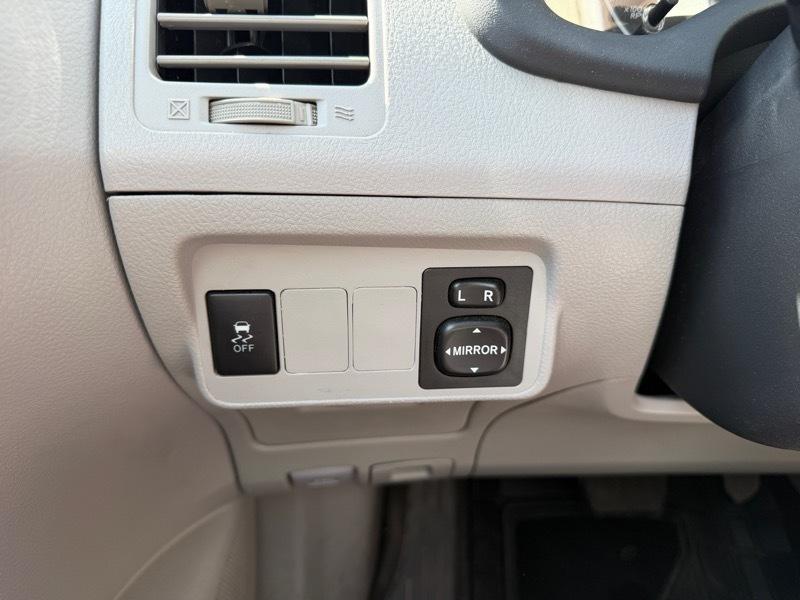 Toyota Corolla LE 2012