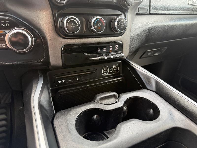 RAM 1500 Big Horn Crew Cab SWB 4WD 2019
