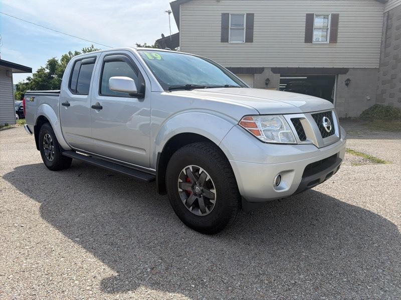 Nissan Frontier PRO-4X Crew Cab 4X4 V6 2019