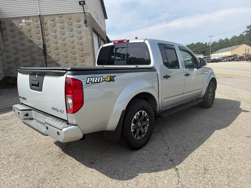 Nissan Frontier PRO-4X Crew Cab 4X4 V6 2019