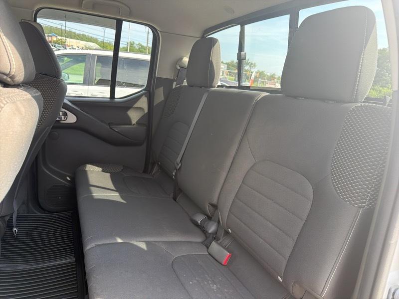 Nissan Frontier PRO-4X Crew Cab 4X4 V6 2019