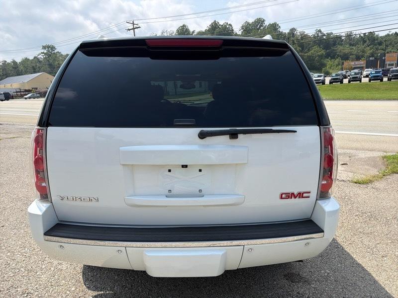 GMC Yukon Denali 4WD 2014