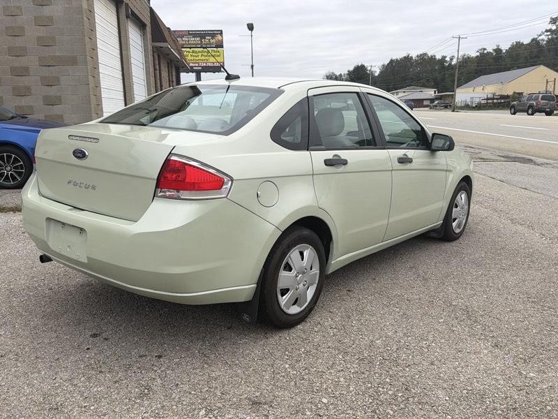 Ford Focus S Sedan 2011
