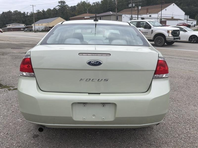 Ford Focus S Sedan 2011