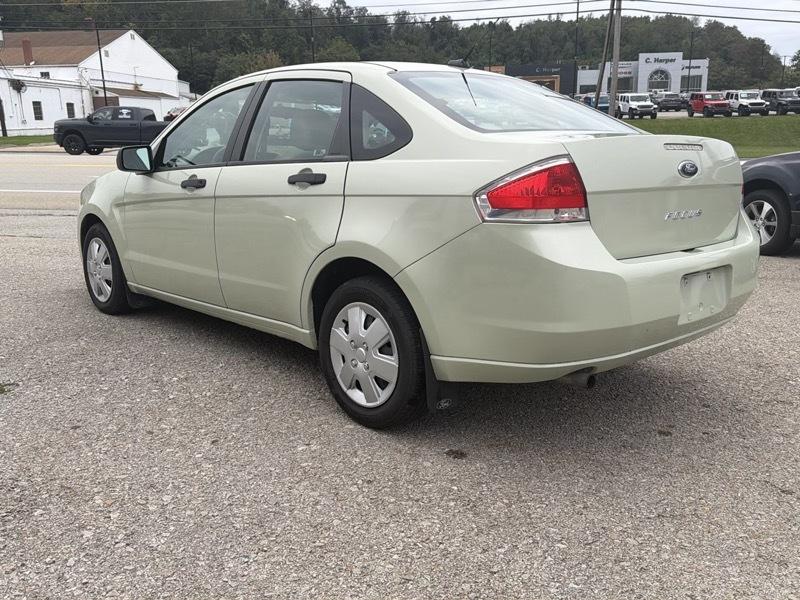 Ford Focus S Sedan 2011