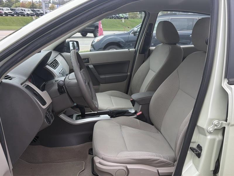 Ford Focus S Sedan 2011