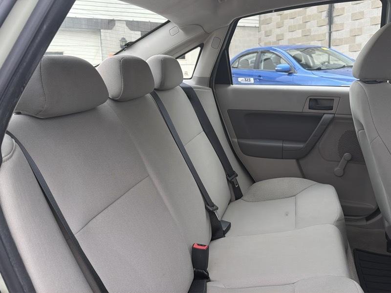 Ford Focus S Sedan 2011