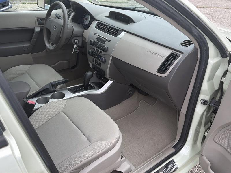 Ford Focus S Sedan 2011