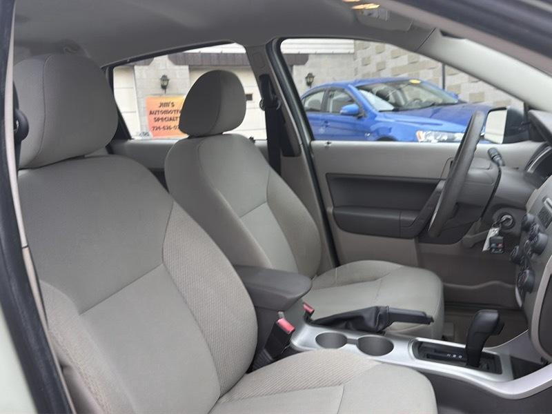 Ford Focus S Sedan 2011