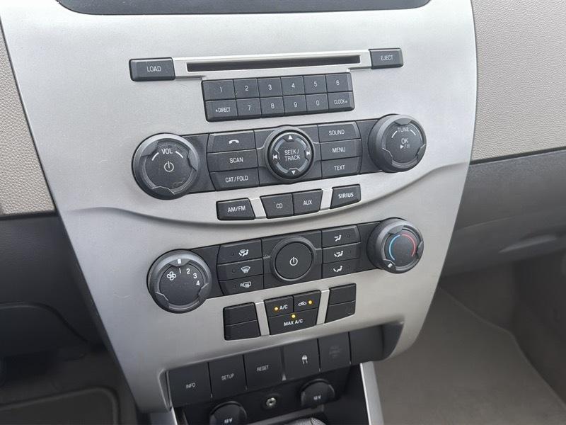 Ford Focus S Sedan 2011