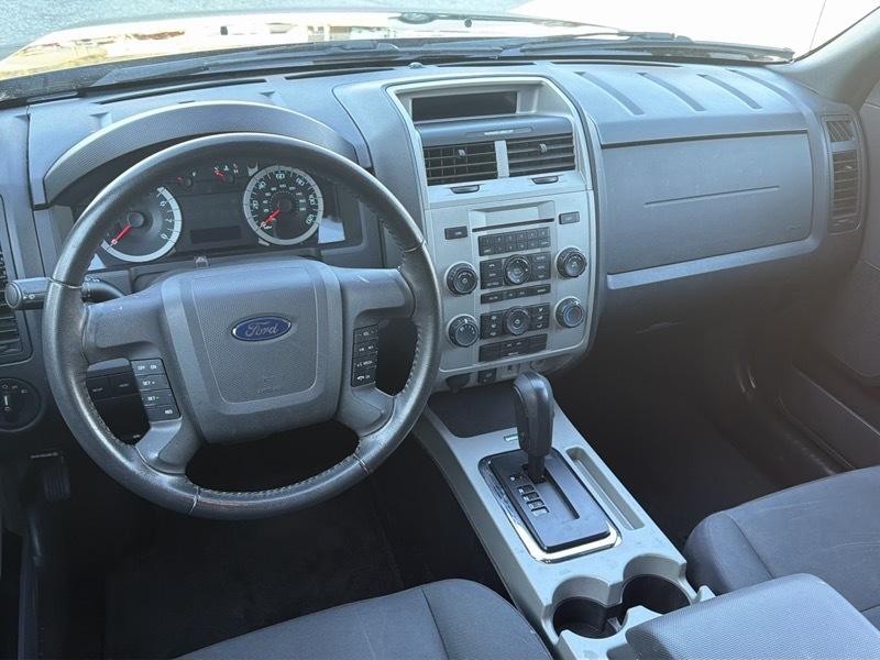 Ford Escape XLT 4WD 2012