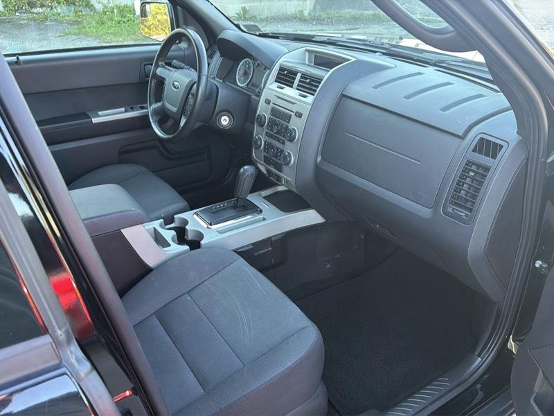 Ford Escape XLT 4WD 2012