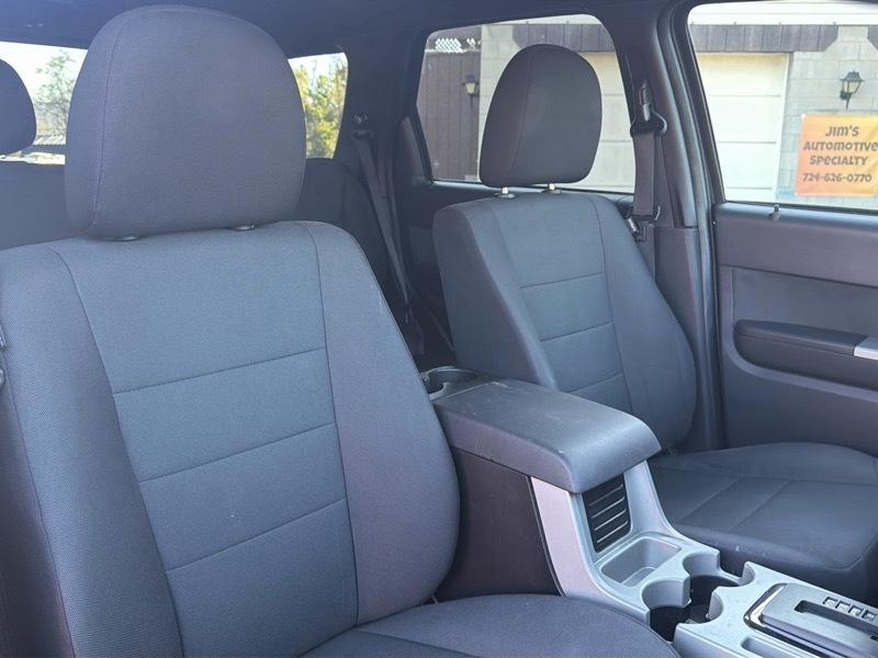 Ford Escape XLT 4WD 2012