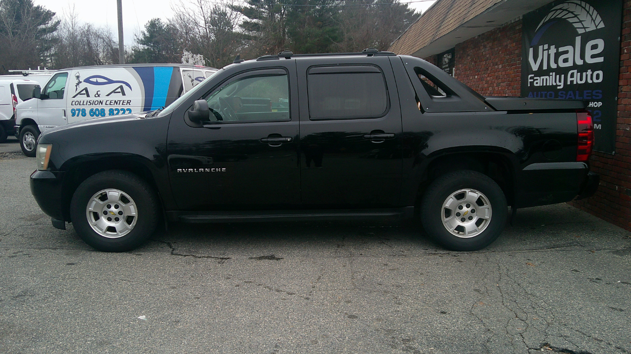 Chevrolet Avalanche LS 2WD 2011