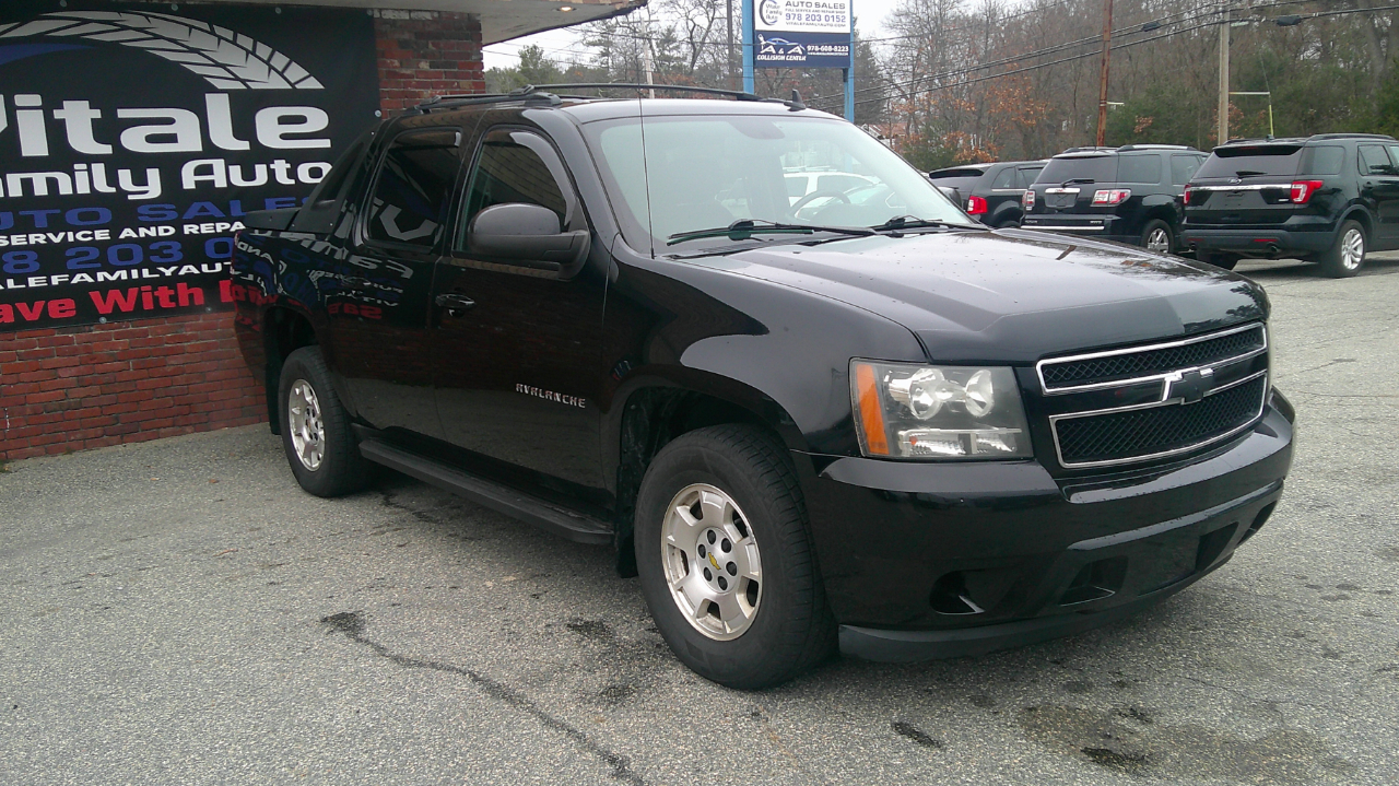 Chevrolet Avalanche LS 2WD 2011