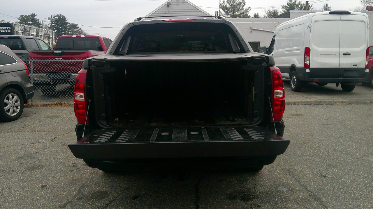 Chevrolet Avalanche LS 2WD 2011