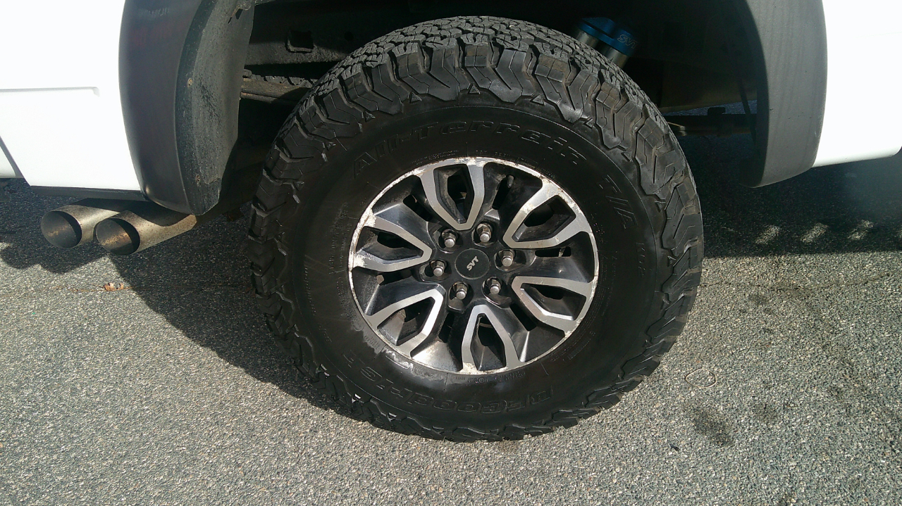 Ford F-150 SVT Raptor SuperCrew 5.5-ft. Bed 4WD 2012