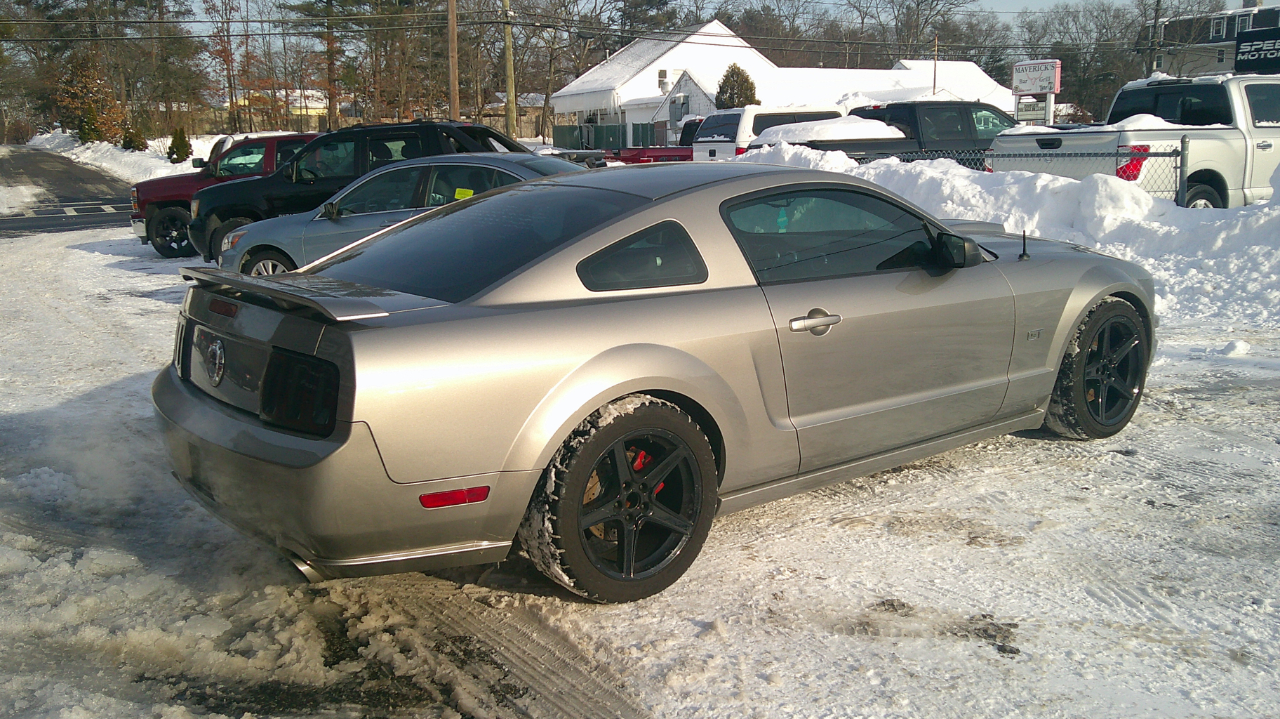 Ford Mustang GT Deluxe Coupe 2008