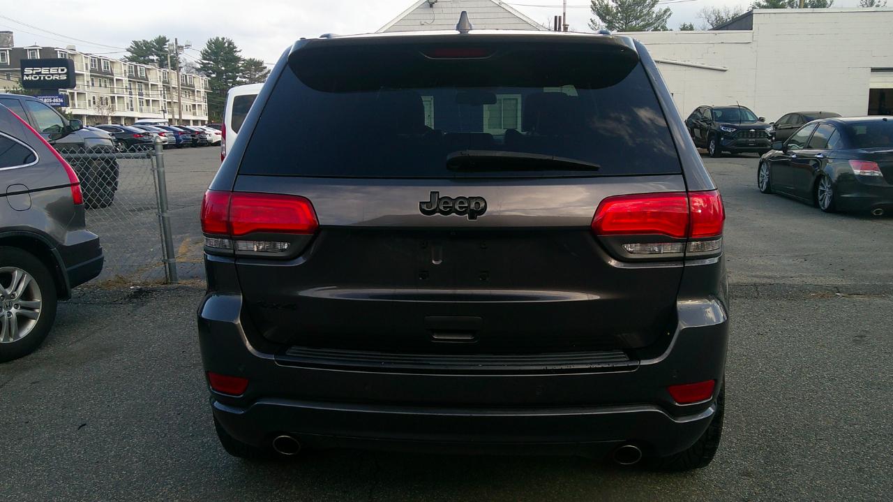 Jeep Grand Cherokee Laredo 4WD 2015