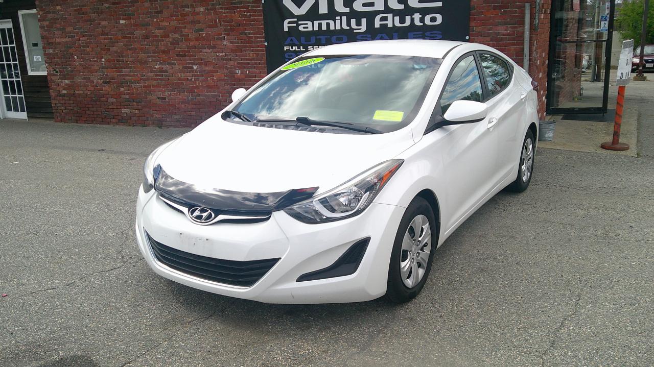 Hyundai Elantra SE 6AT 2016