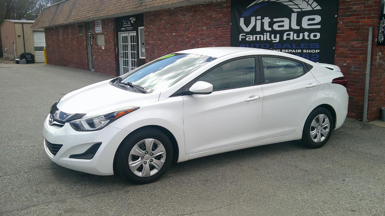 Hyundai Elantra SE 6AT 2016