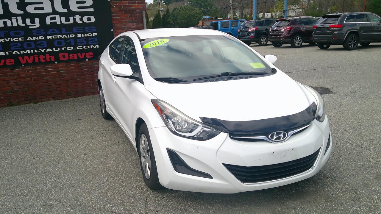 Hyundai Elantra SE 6AT 2016