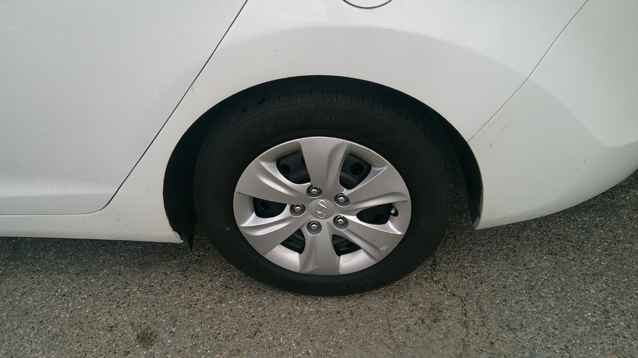 Hyundai Elantra SE 6AT 2016