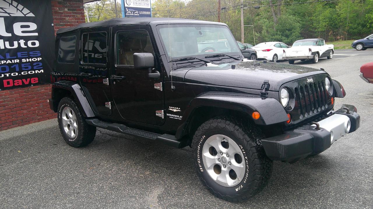 Jeep Wrangler Unlimited Sahara 4WD 2013