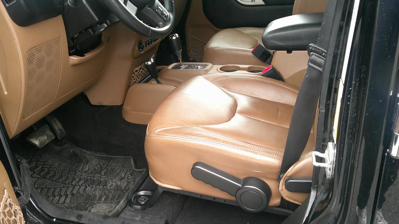 Jeep Wrangler Unlimited Sahara 4WD 2013