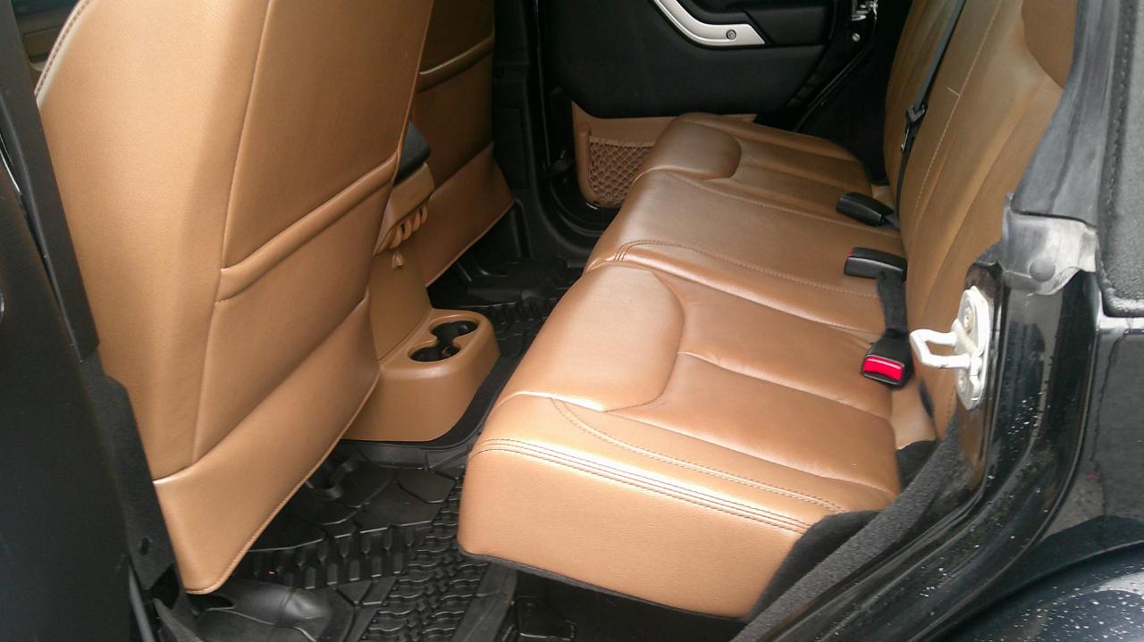 Jeep Wrangler Unlimited Sahara 4WD 2013