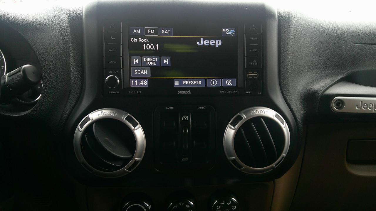 Jeep Wrangler Unlimited Sahara 4WD 2013