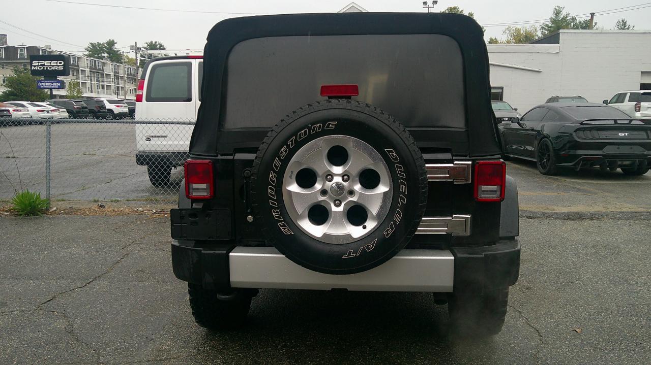 Jeep Wrangler Unlimited Sahara 4WD 2013
