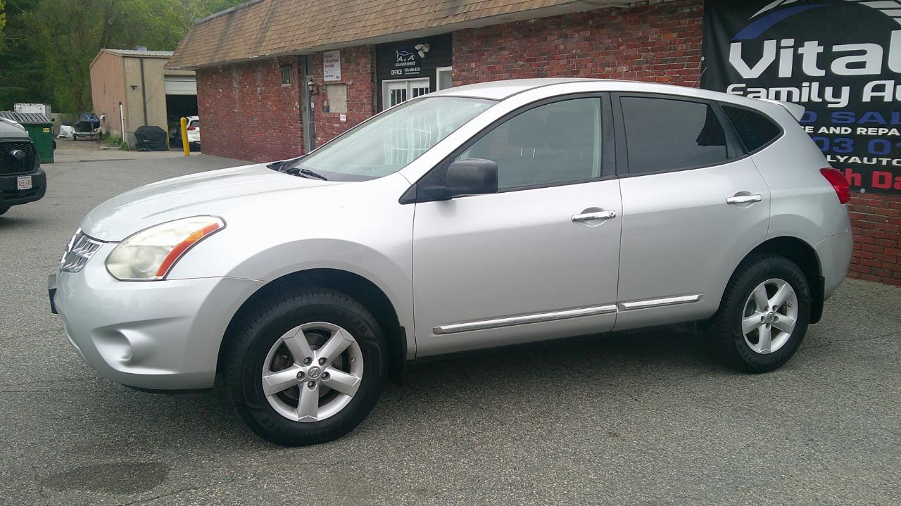 Nissan Rogue S FWD Krom Edition 2012